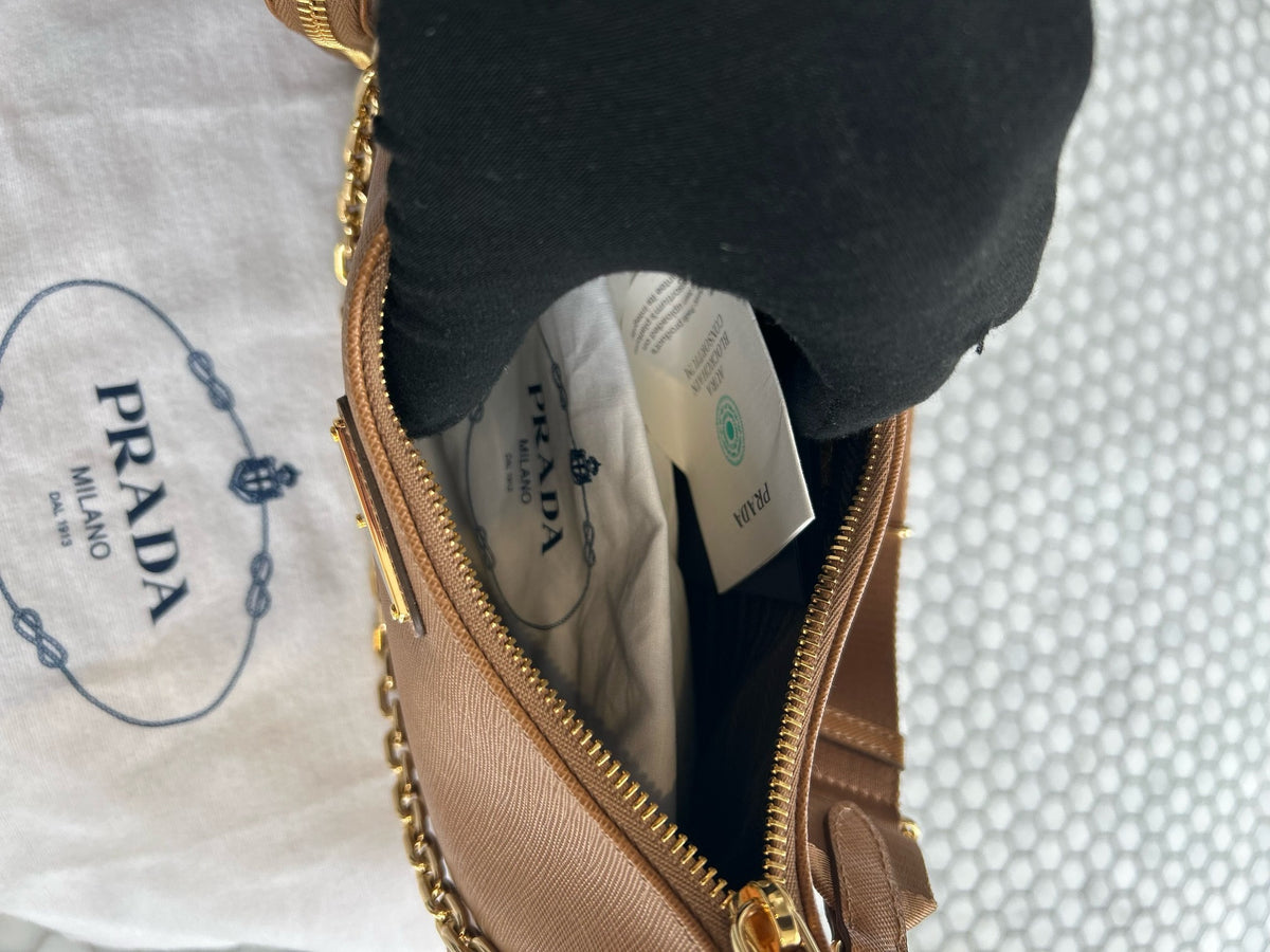*Prada Re-Edition 2005 Shoulder Bag