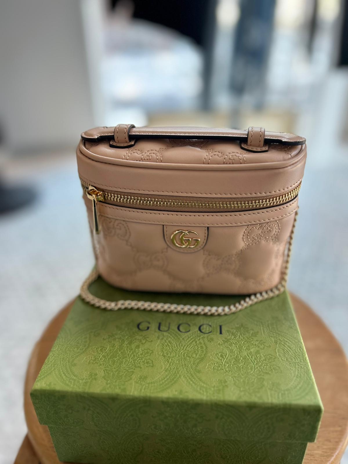 *Gucci Bucket Bag